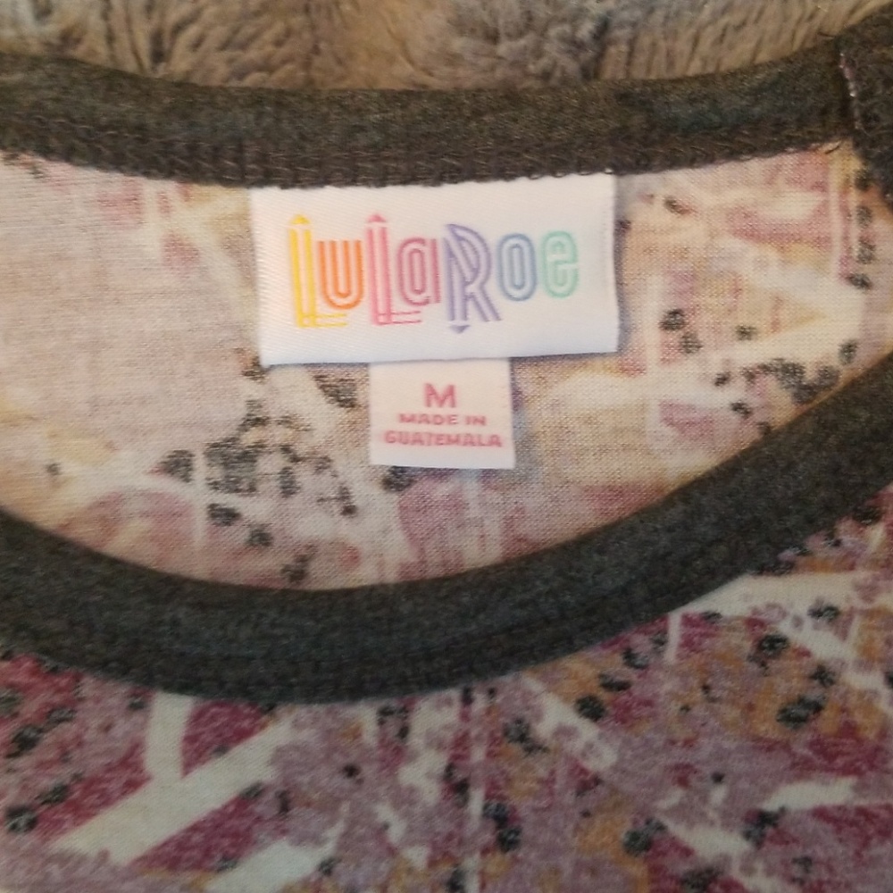 Lularoe Randy Tee - Picture 3 of 4